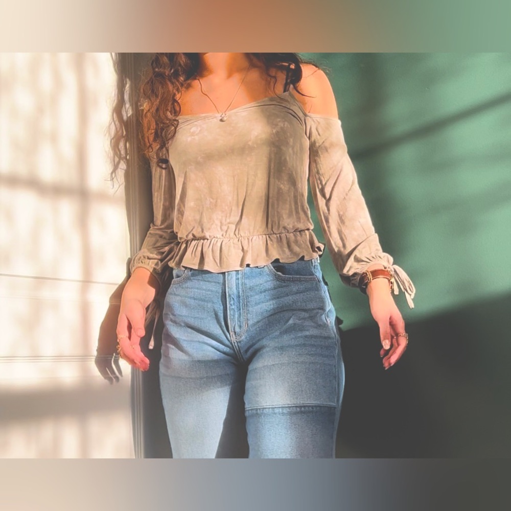 Tan American Eagle shoulder cut out top